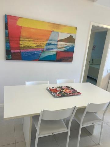 Lindo Apto No Barrabela, Todo Equipado, Com Arcondicionados Split Novos No Quarto E Na Sala, Limpissimo, Cheiroso, Novinho, Condominio Em Frente A Praia, Com Piscina Aquecida, Sauna, Quadra, Academia, Lavanderia, Salao De Beleza, Restaurantes, Mercad Rio de Janeiro Bagian luar foto